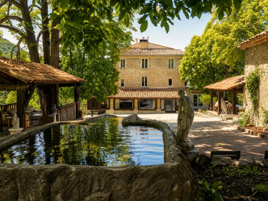 La place du domaine
